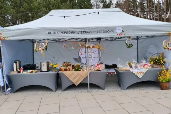 Wieńce dożynkowe łączą pokolenia – zakończenie warsztatów w Parzymiechach