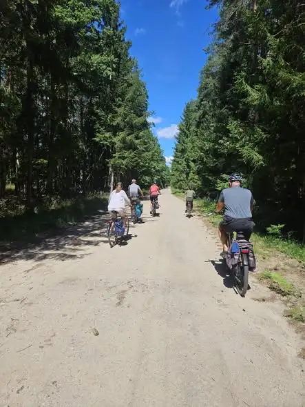 Puszcza Białowieska: Edukacyjne spacery i przejażdżki rowerowe z leśnikami