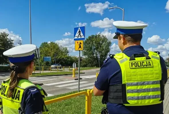 Policja sprawdziła oznakowanie przy szkołach w powiecie hajnowskim. Wykryto nieprawidłowości