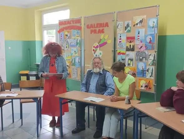 Narodowe Czytanie „Dziadów” w szkole: wspólne spotkanie z literaturą