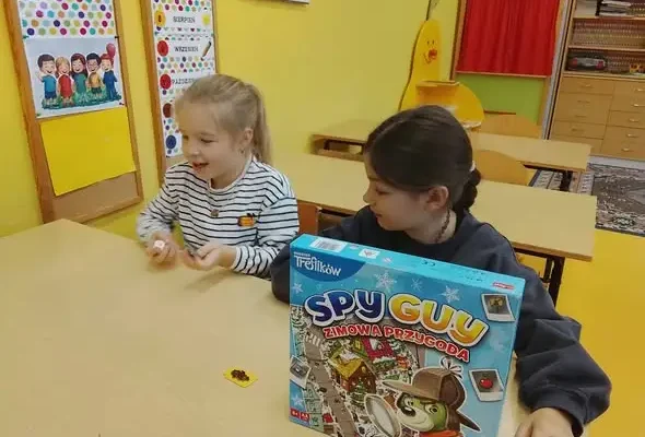 Pierwszaki zagrały w planszówki – matematyka w praktyce